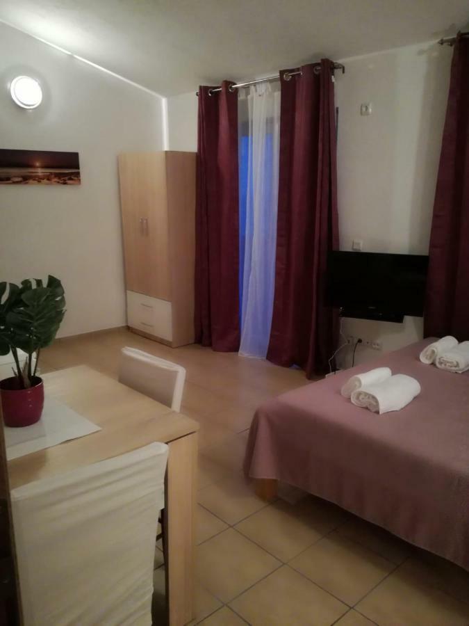 Apartman Adriatic Trogir Exterior foto